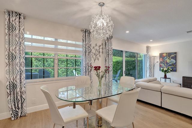 4921 Riverside Drive 606, Coral Springs, FL 33067