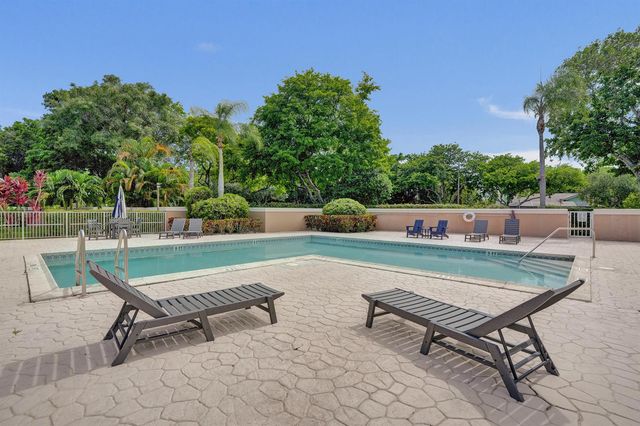4921 Riverside Drive 606, Coral Springs, FL 33067