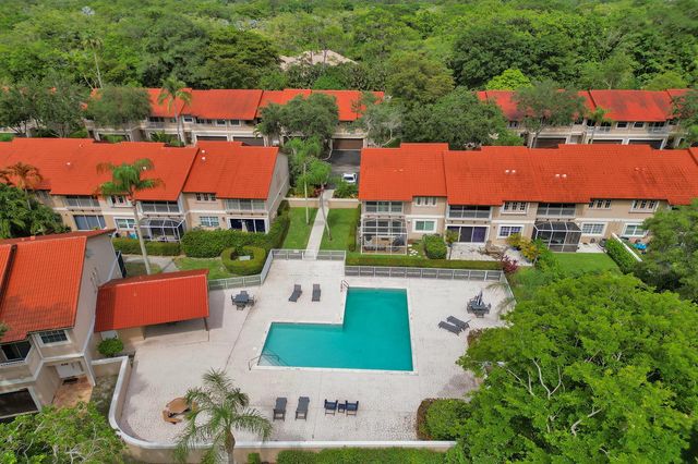 4921 Riverside Drive 606, Coral Springs, FL 33067