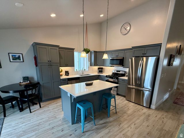 128 N FOXMOOR WAY, Saratoga Springs, UT 84045