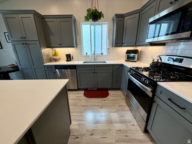 128 N FOXMOOR WAY, Saratoga Springs, UT 84045