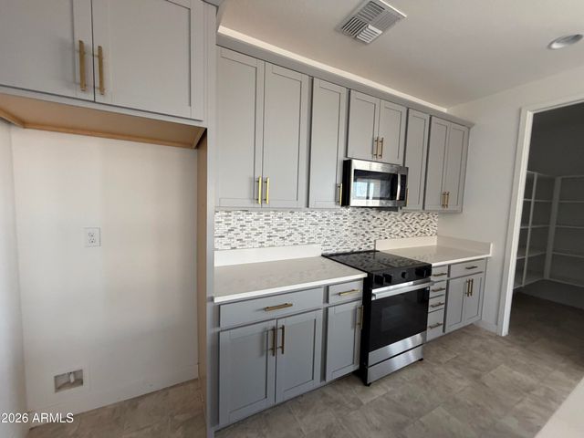 993 W SHANNONS Way, Coolidge, AZ 85128