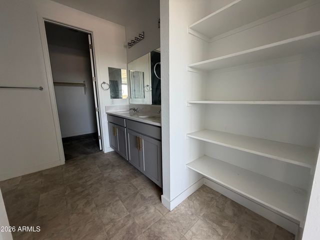 993 W SHANNONS Way, Coolidge, AZ 85128