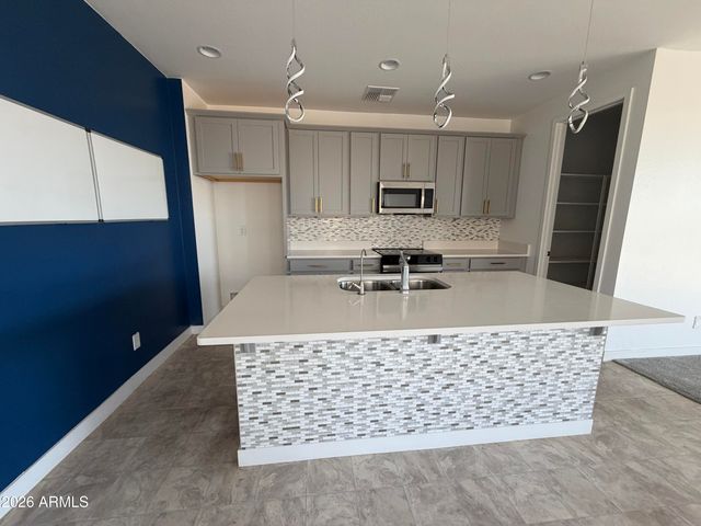 993 W SHANNONS Way, Coolidge, AZ 85128