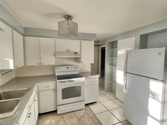 11205 YEWTREE AVENUE, Port Richey, FL 34668