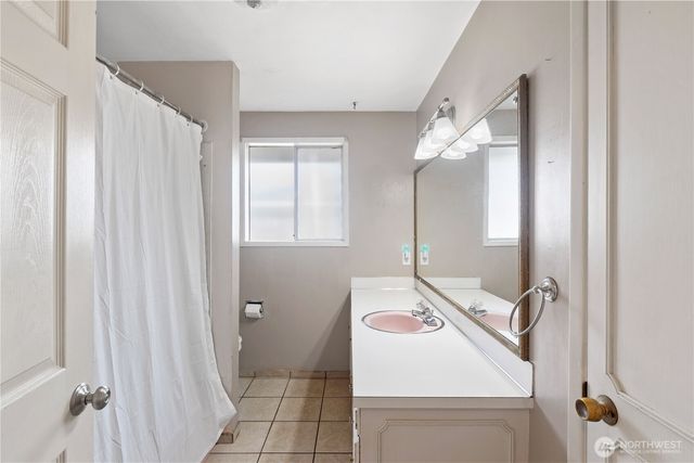 1717 E Street, Lynden, WA 98264