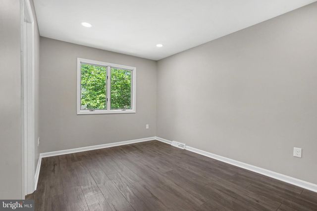 1740 CREEK VISTA DR, New Cumberland, PA 17070