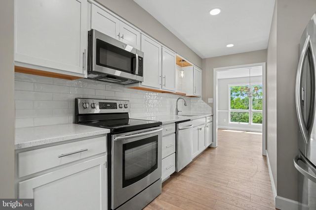 1740 CREEK VISTA DR, New Cumberland, PA 17070