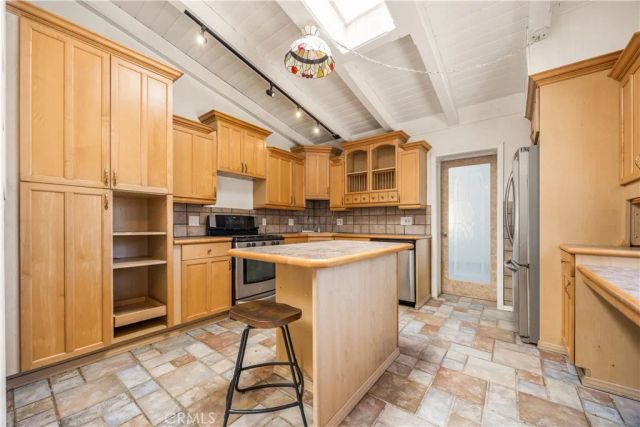 5100 Oil Well Rd, Phelan, CA 92371