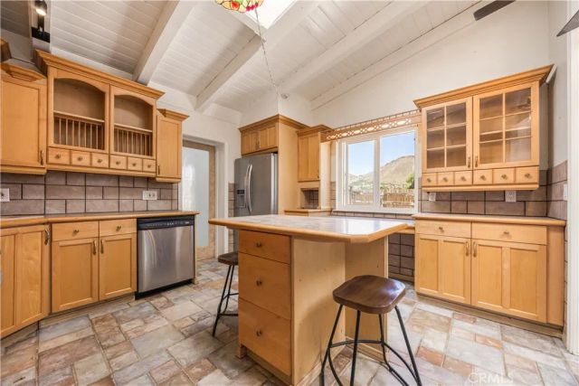 5100 Oil Well Rd, Phelan, CA 92371
