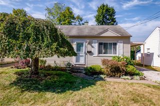 1031 Park Avenue NE, North Canton, OH 44720