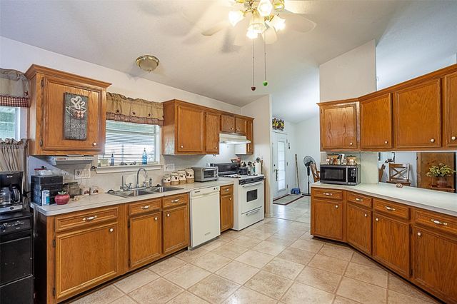 7967 Fm 365 Road, Beaumont, TX 77705