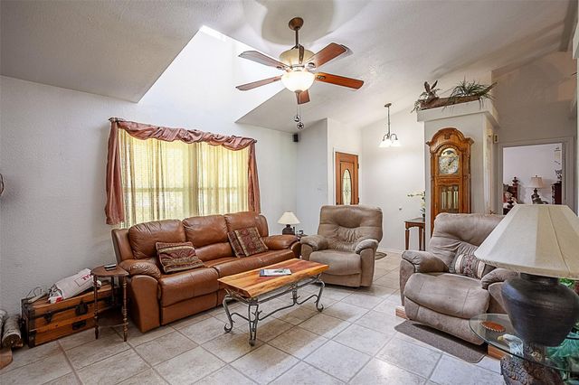 7967 Fm 365 Road, Beaumont, TX 77705