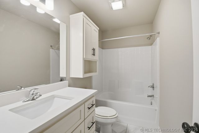 10893 S 277th East Avenue, Coweta, OK 74429