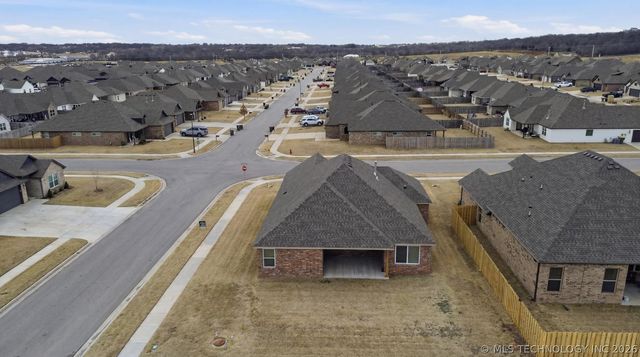 10893 S 277th East Avenue, Coweta, OK 74429