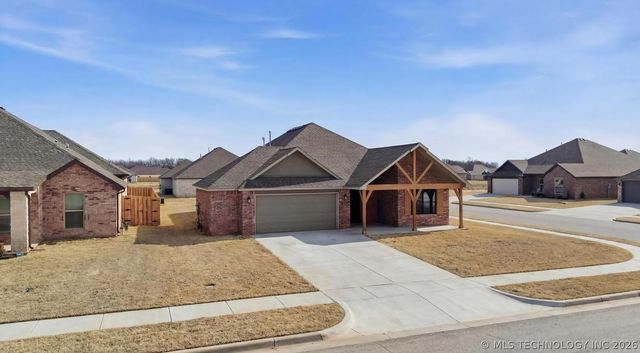 10893 S 277th East Avenue, Coweta, OK 74429