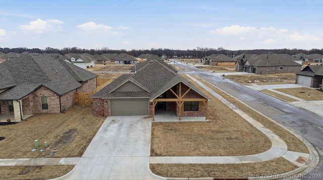 10893 S 277th East Avenue, Coweta, OK 74429