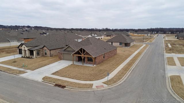 10893 S 277th East Avenue, Coweta, OK 74429