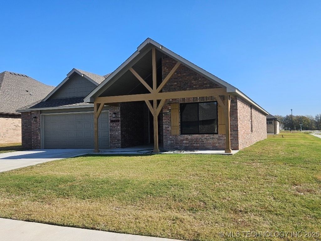 10893 S 277th East Avenue, Coweta, OK 74429