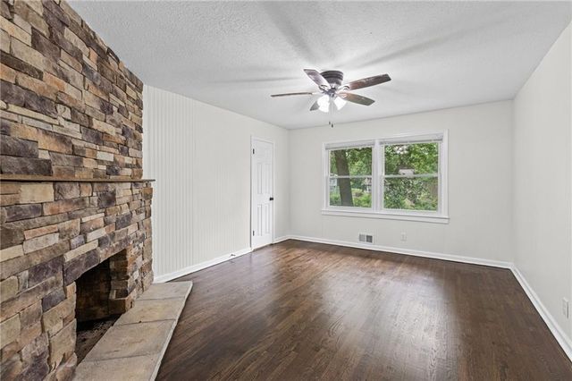 8105 E 80th Terrace, Kansas City, MO 64138