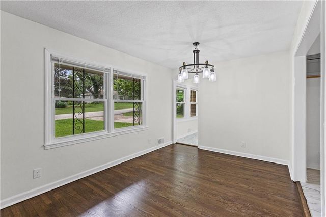 8105 E 80th Terrace, Kansas City, MO 64138