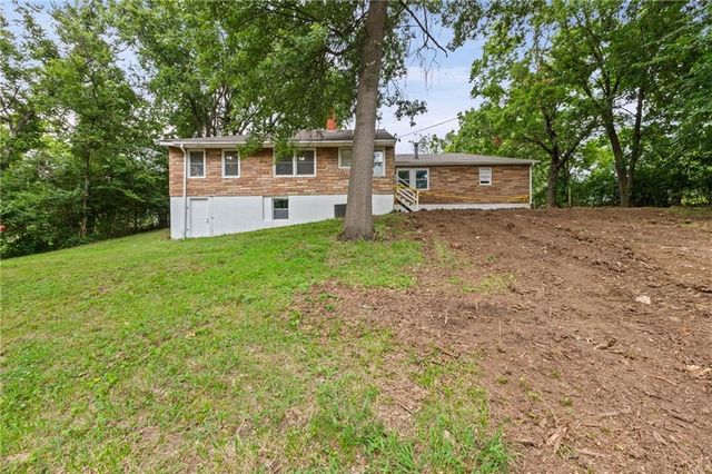 8105 E 80th Terrace, Kansas City, MO 64138