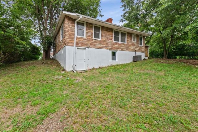 8105 E 80th Terrace, Kansas City, MO 64138