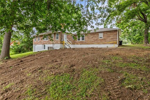 8105 E 80th Terrace, Kansas City, MO 64138