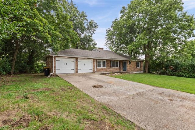 8105 E 80th Terrace, Kansas City, MO 64138