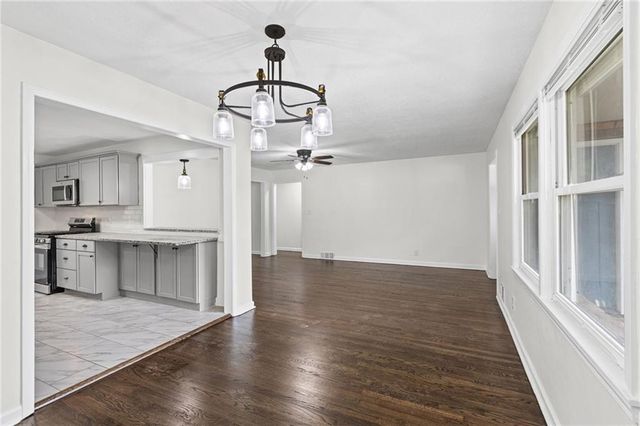 8105 E 80th Terrace, Kansas City, MO 64138