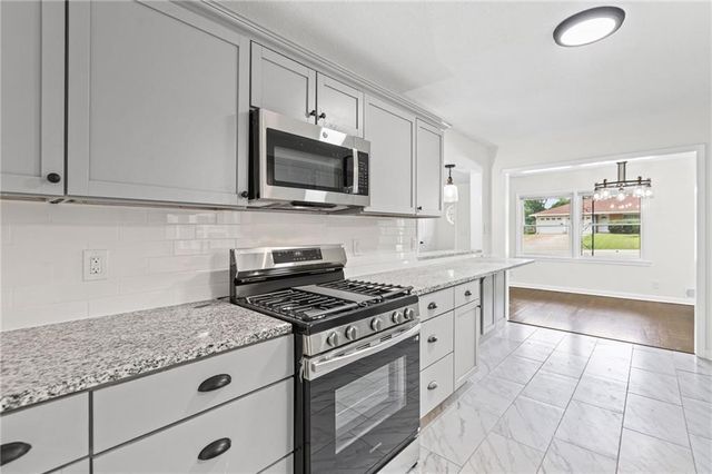 8105 E 80th Terrace, Kansas City, MO 64138