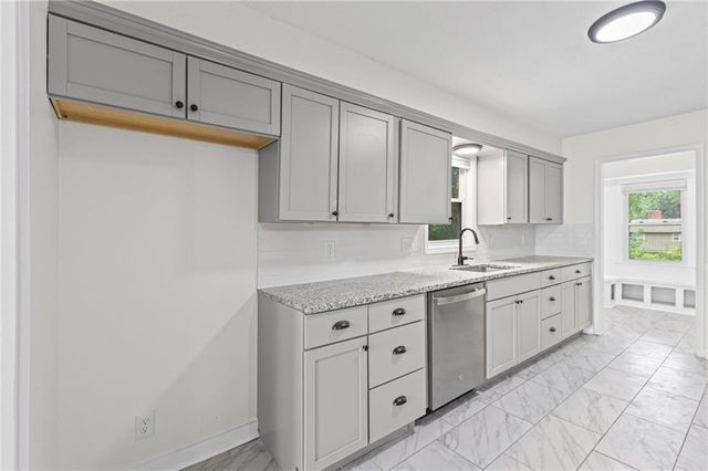 8105 E 80th Terrace, Kansas City, MO 64138