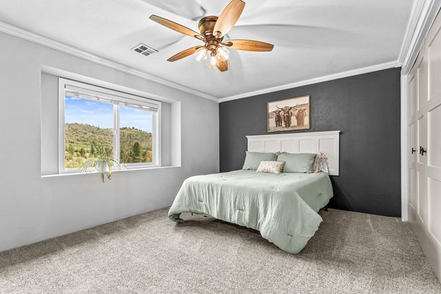 4131 W Griffin Creek Road, Medford, OR 97501