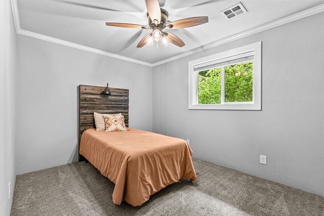 4131 W Griffin Creek Road, Medford, OR 97501