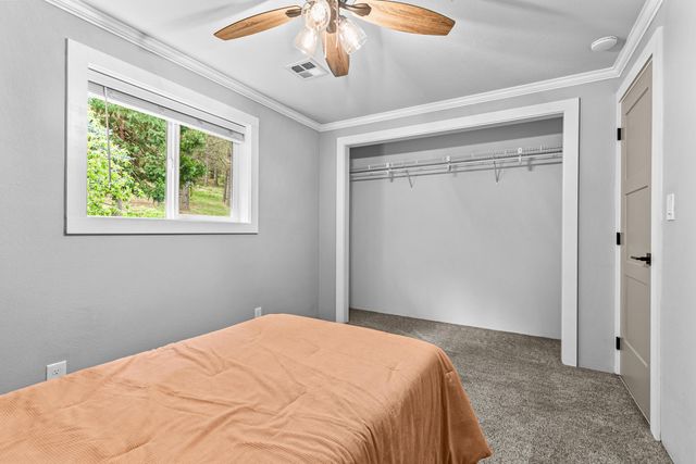 4131 W Griffin Creek Road, Medford, OR 97501