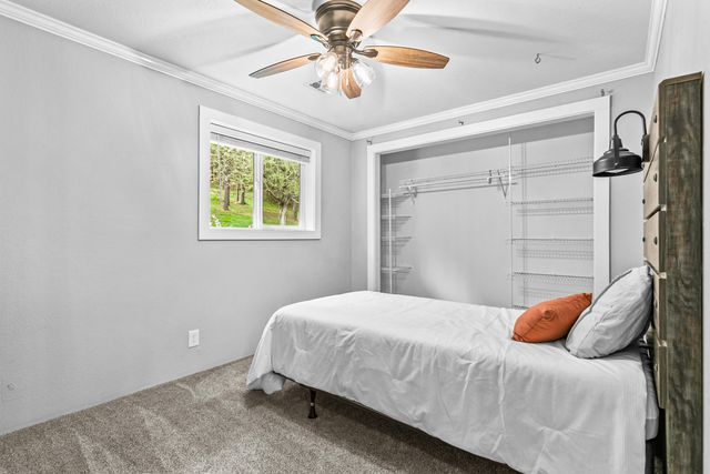 4131 W Griffin Creek Road, Medford, OR 97501