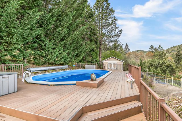 4131 W Griffin Creek Road, Medford, OR 97501