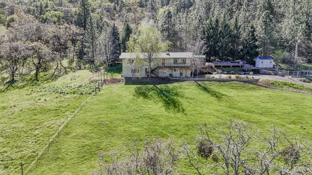 4131 W Griffin Creek Road, Medford, OR 97501