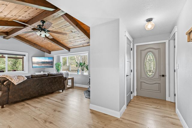 4131 W Griffin Creek Road, Medford, OR 97501