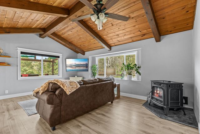 4131 W Griffin Creek Road, Medford, OR 97501