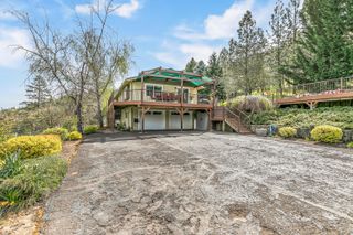 4131 W Griffin Creek Road, Medford, OR 97501