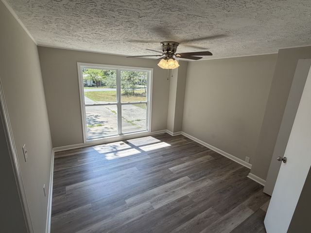 2118 Lambert Dr, Westmoreland, TN 37186