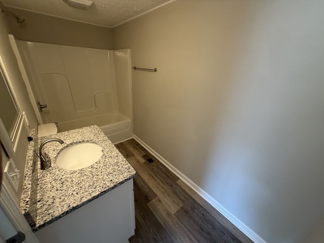 2118 Lambert Dr, Westmoreland, TN 37186