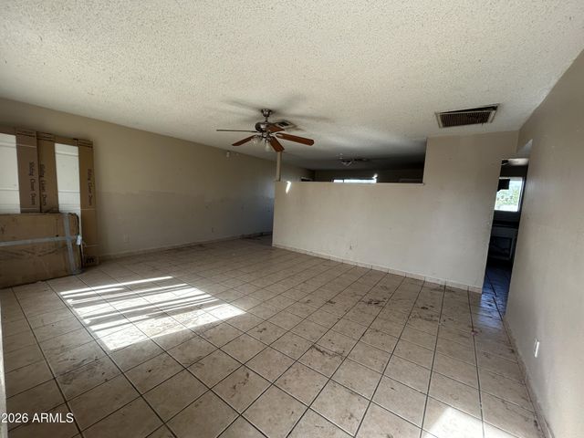 6438 W MONTEBELLO Avenue, Glendale, AZ 85301