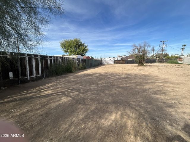 6438 W MONTEBELLO Avenue, Glendale, AZ 85301