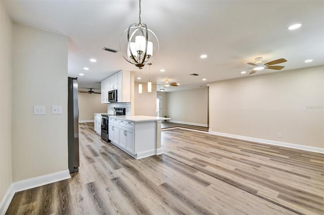 8403 LOPEZ DRIVE, Tampa, FL 33615