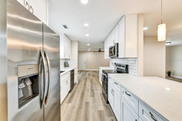 8403 LOPEZ DRIVE, Tampa, FL 33615