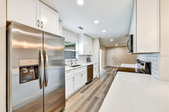 8403 LOPEZ DRIVE, Tampa, FL 33615