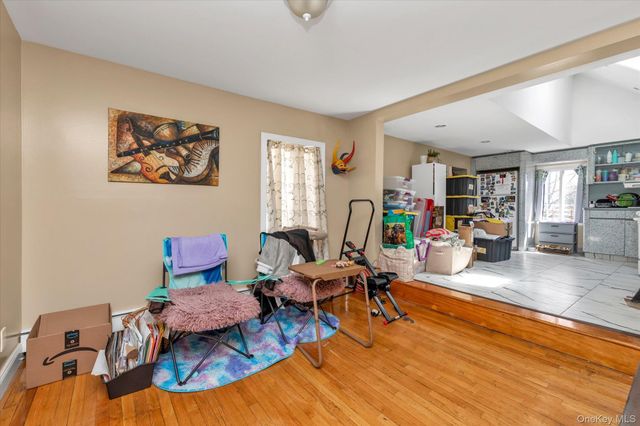 38 5th Street, Valley Stream, NY 11581