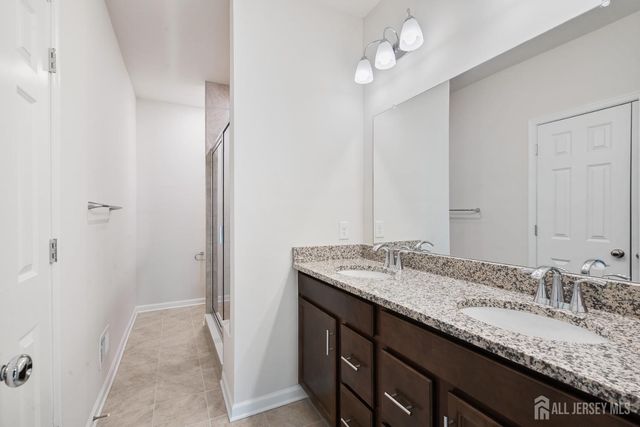 628 Sadie Circle, New Brunswick, NJ 08901